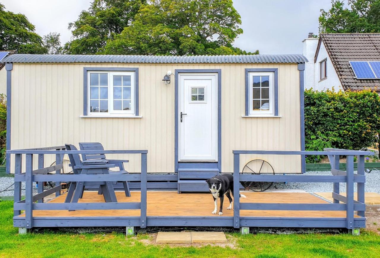 Small Cozy Shepherd Hut 20 By 7 Feet With Boxed In High Double Bed Balmacara Ngoại thất bức ảnh